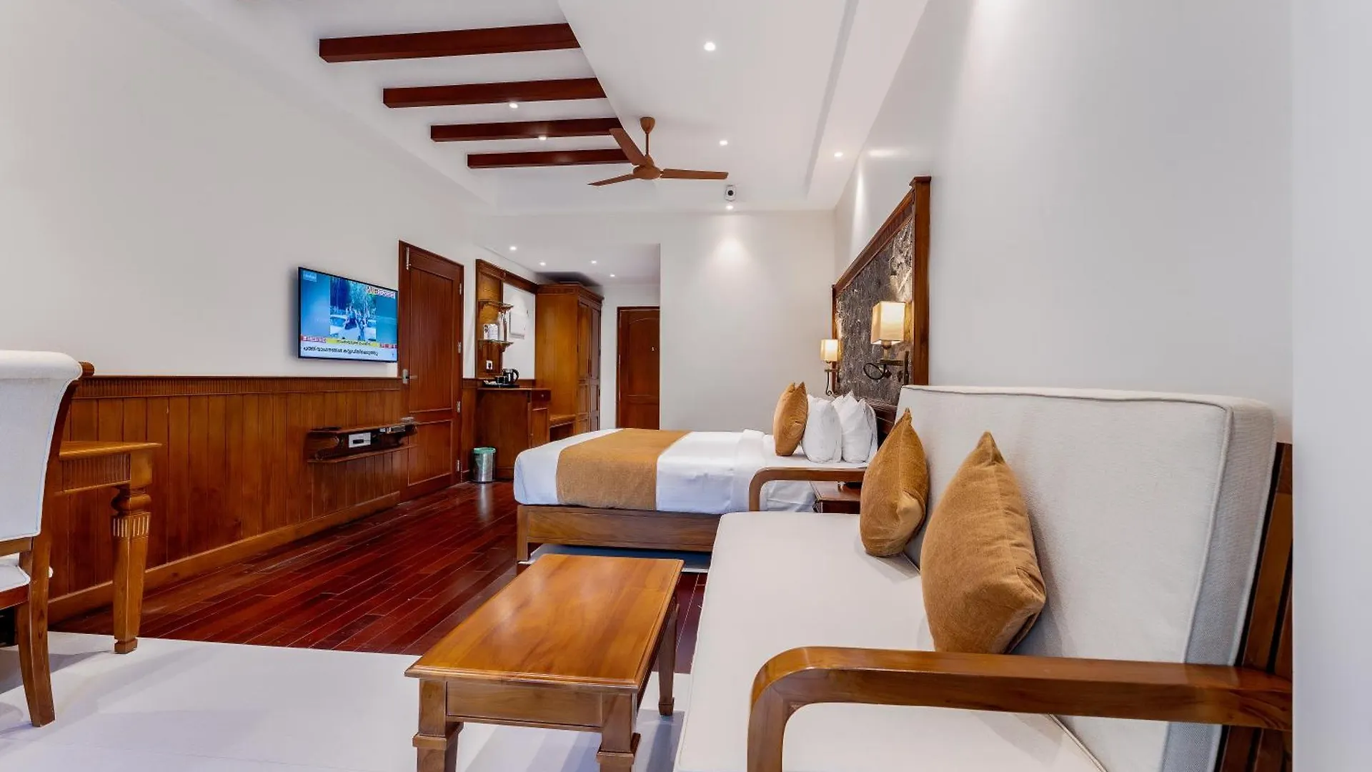 מונאר Le Montfort Resort