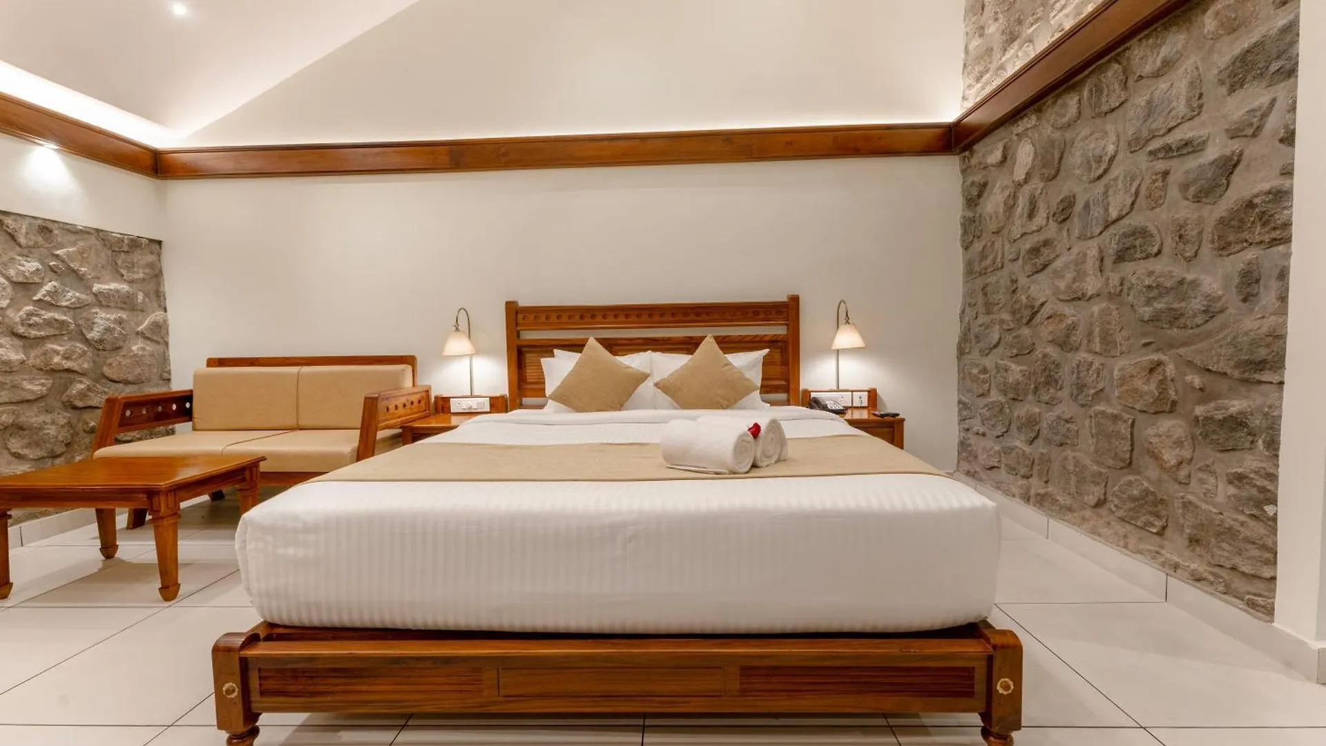 מונאר Le Montfort Resort