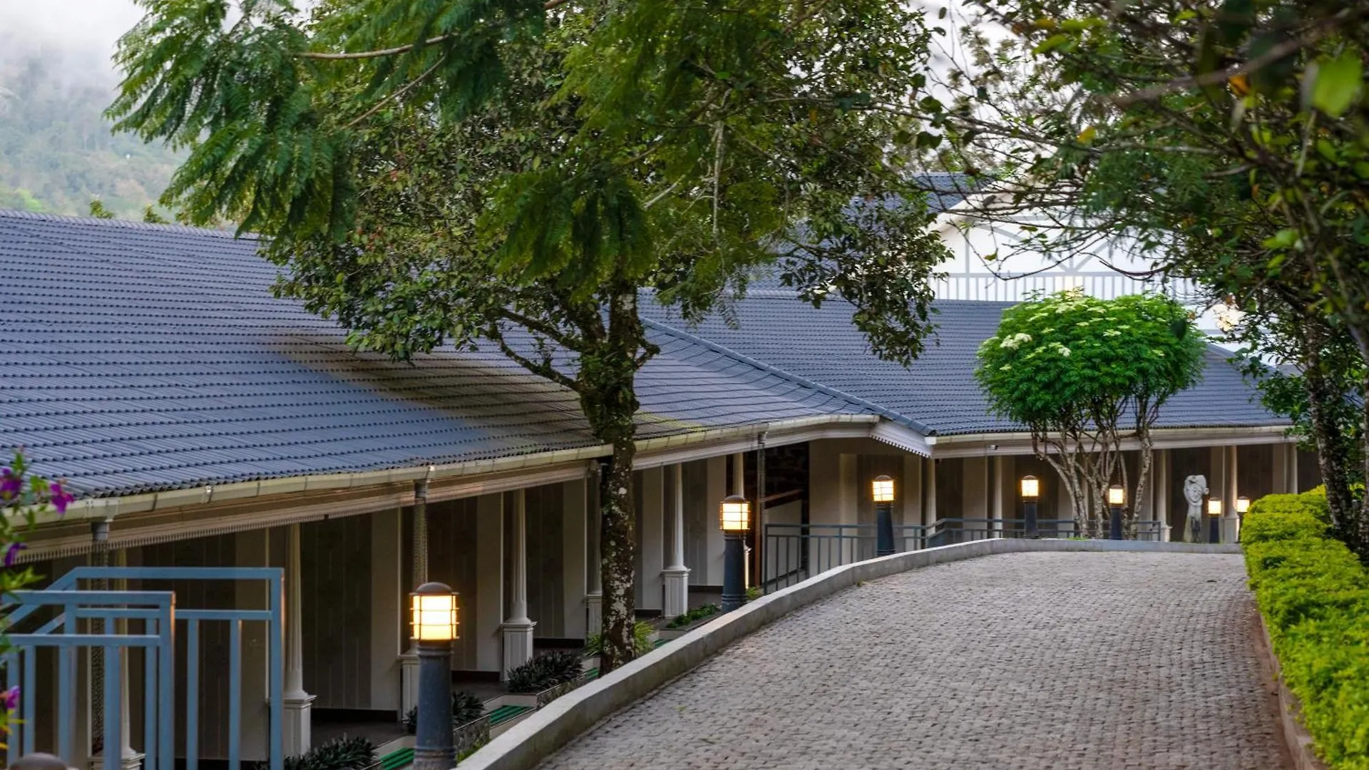 Le Montfort Resort 무나르