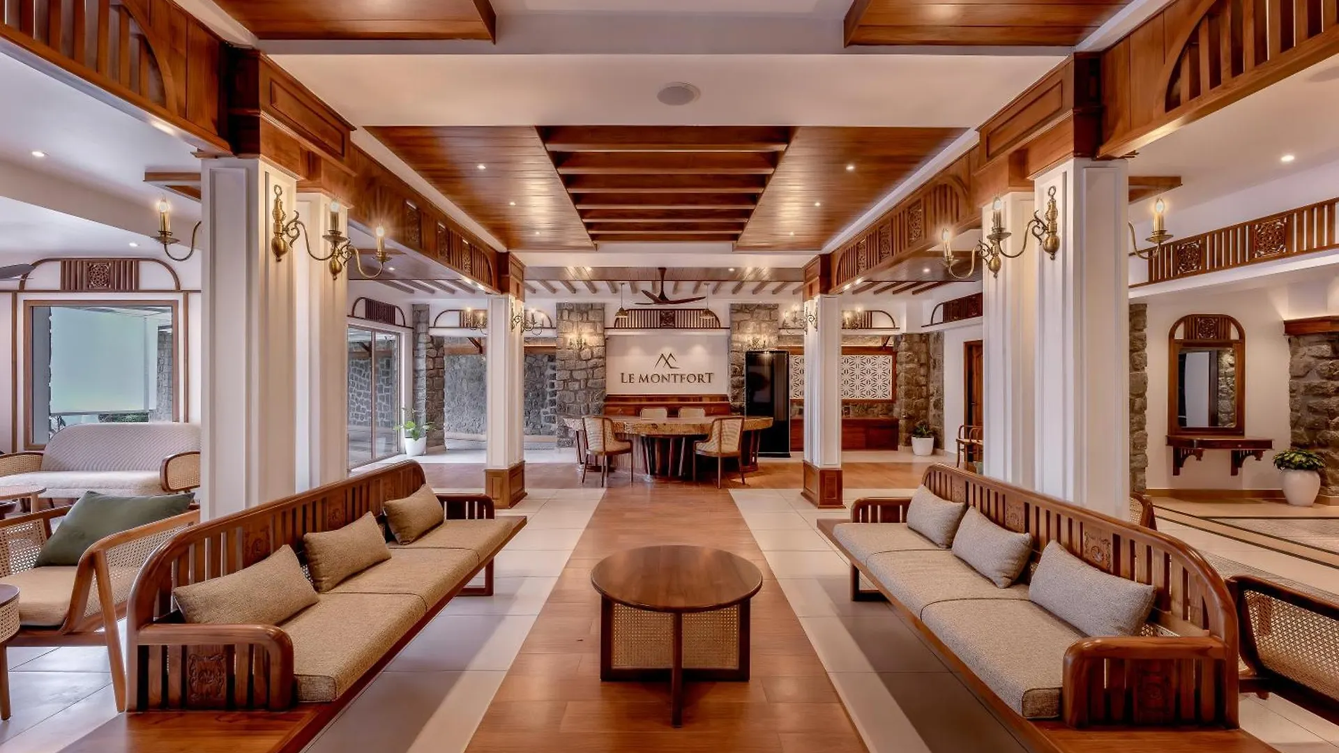 Le Montfort Resort 무나르